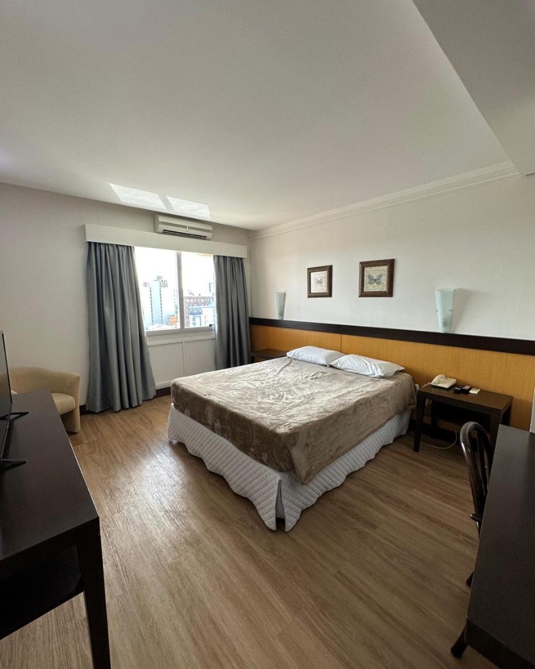 Suíte com Banheira de Hidromassagem